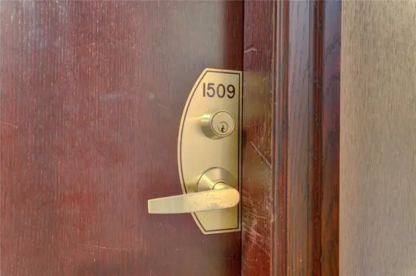 30 Grand Trunk CRES #1509, Toronto C01, ON M5J 3A4