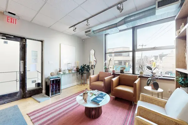 1269 Dundas ST W #300, Toronto C01, ON M6J 1H1