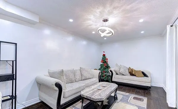 55 Castlehill RD, Brampton, ON L6X 4C9