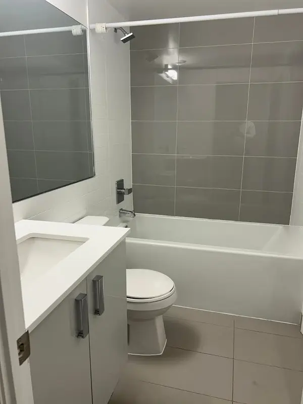 26 Gibbs RD #435, Toronto W08, ON M9B 0E3