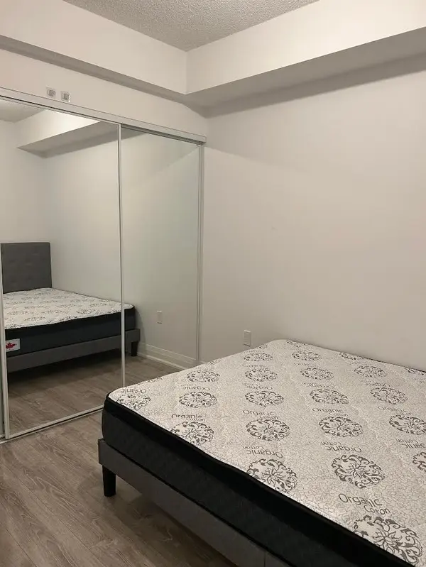 26 Gibbs RD #435, Toronto W08, ON M9B 0E3