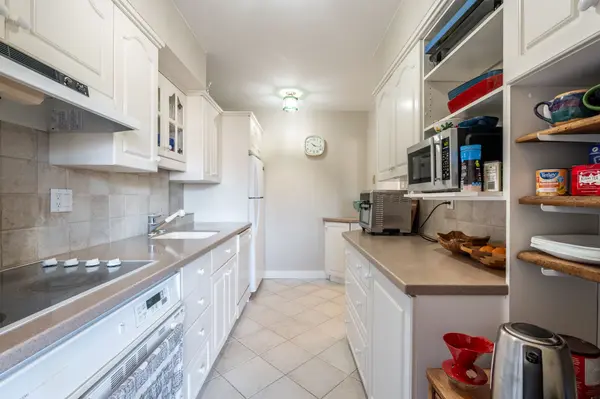 1968 Main ST W #909, Hamilton, ON L8S 1J7