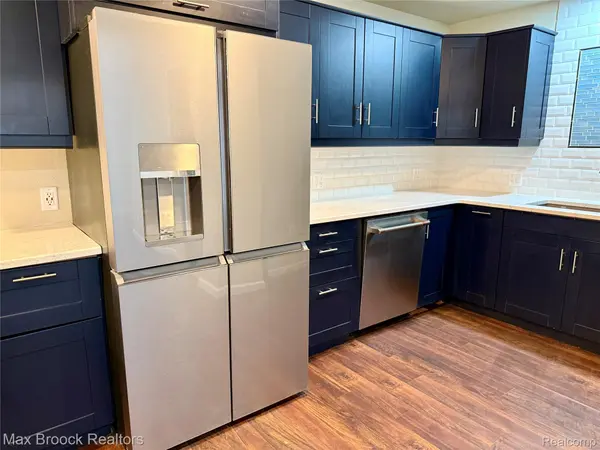 1146 S Long Lake BLVD, Lake Orion Village, MI 48362