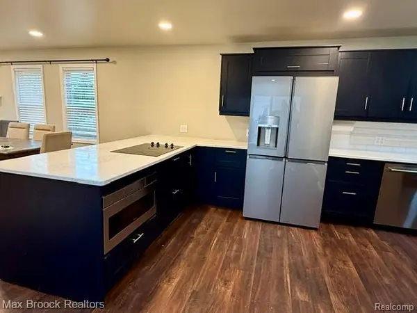 1146 S Long Lake BLVD, Lake Orion Village, MI 48362