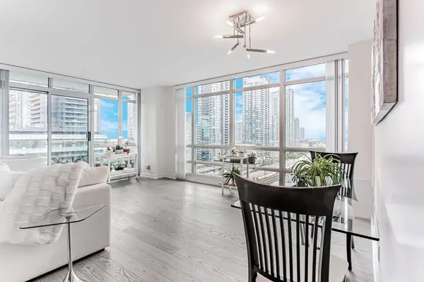 381 Front ST W #1810, Toronto C01, ON M5V 3R8