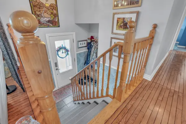 8 St Patricks DR, Springwater, ON L0L 2K0