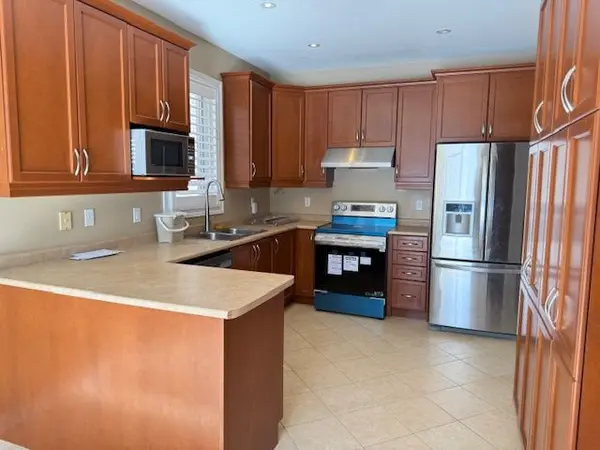 2374 North Ridge TRL, Oakville, ON L6H 0B1