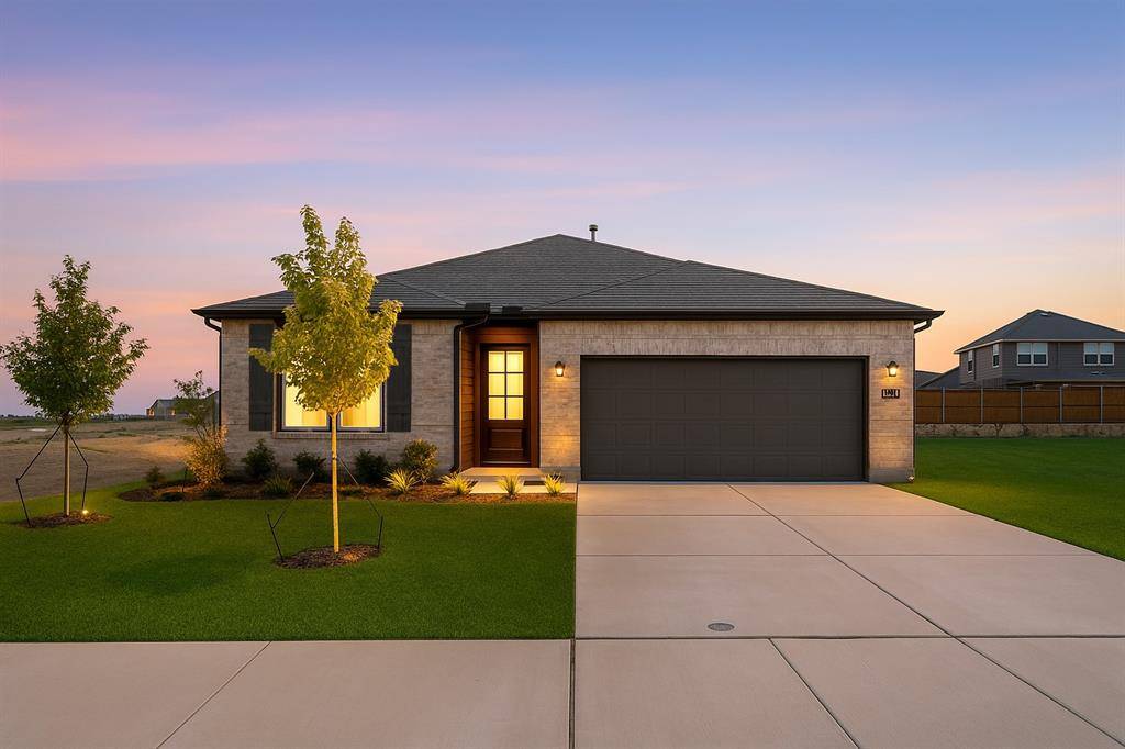 8201 Korat Vista, Godley, TX 76044