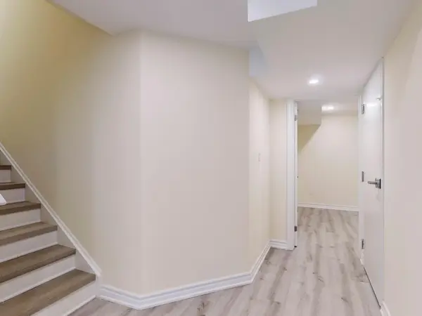 202 Danny Wheeler BLVD #BSMNT, Georgina, ON L4P 0J7