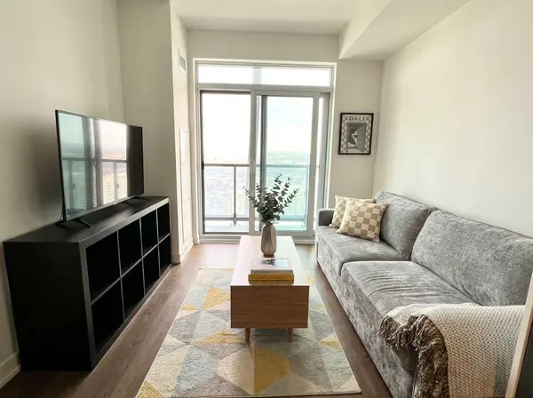 30 Upper Mall WAY #A3206, Vaughan, ON L4J 0L7