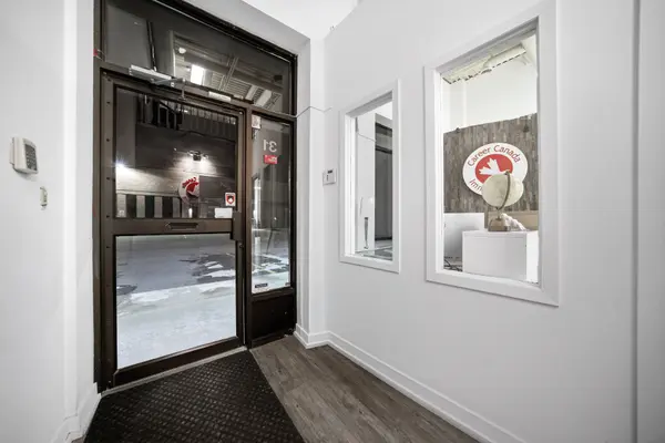 775 Pacific RD #31, Oakville, ON L6L 6M4