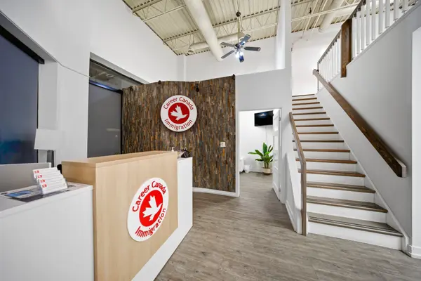 775 Pacific RD #31, Oakville, ON L6L 6M4