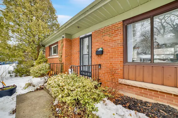 271 Linden AVE, Burlington, ON L7L 2P4