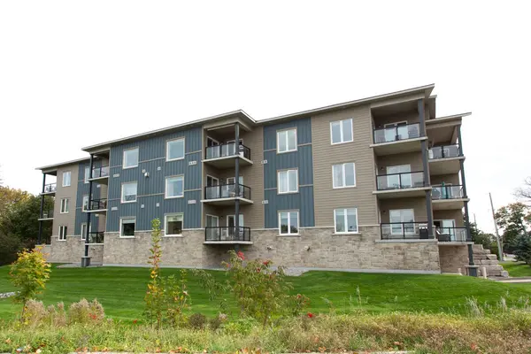 94 Francis ST W #103, Kawartha Lakes, ON K0M 1N0