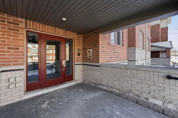 50 Barnstone DR #6, Barrhaven, ON K2G 6X2