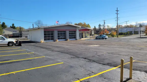 22412 MIDDLEBELT RD, Farmington Hills, MI 48336