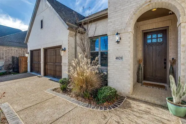 4820 Blackhawk Green Court, Arlington, TX 76005