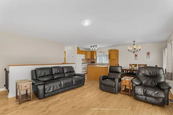 40 Lori LN, North Dundas, ON K0C 2H0