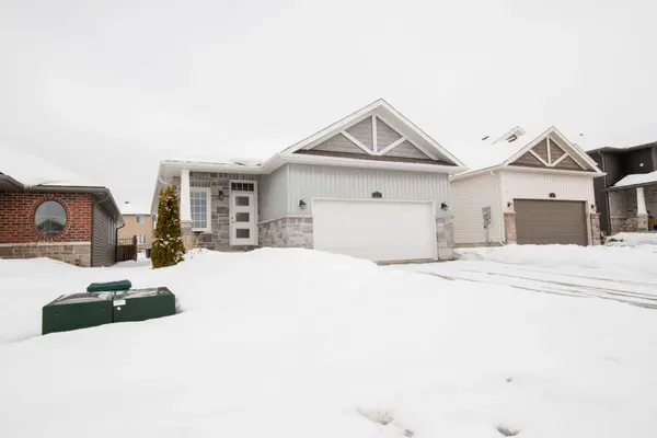 22 Walnut CRES, Belleville, ON K8N 0E4