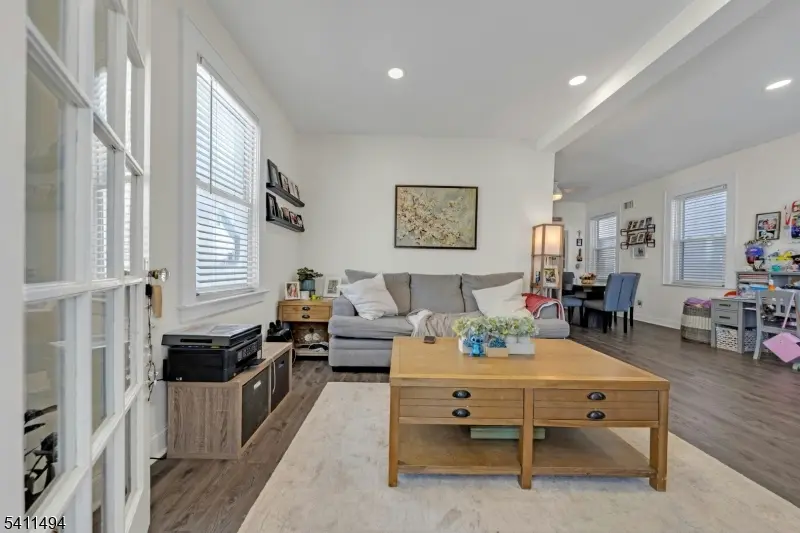 632 Chase Ave, Lyndhurst Twp., NJ 07071