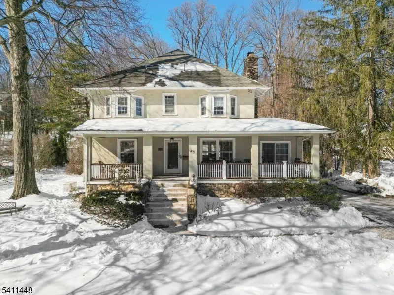 43 Howell Rd, Mountain Lakes Boro, NJ 07046