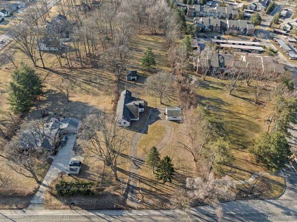 34505 W 9 MILE RD, Farmington Hills, MI 48335