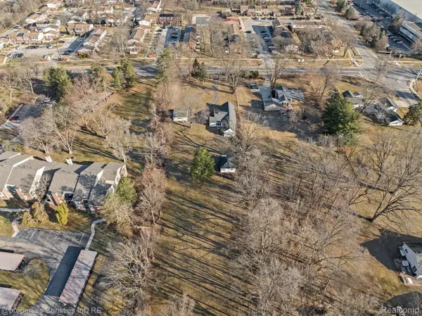 34505 W 9 MILE RD, Farmington Hills, MI 48335