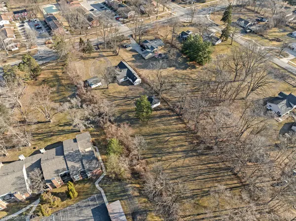 34505 W 9 MILE RD, Farmington Hills, MI 48335