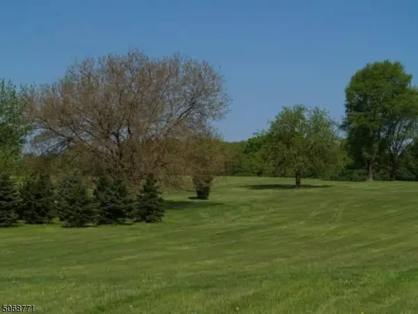 3 Exmoor Dr, Mendham Twp., NJ 07945