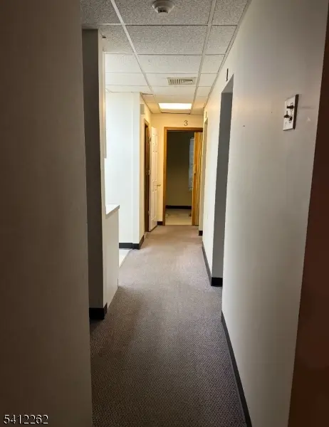 1 Manor Dr, Hampton Boro, NJ 08827