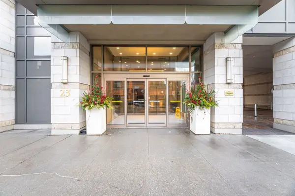 23 Glebe RD W #602, Toronto C03, ON M5P 0A1