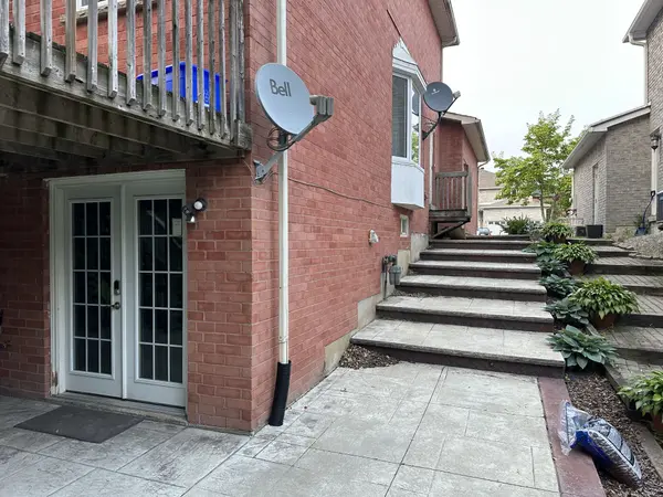 2372 Wildwood CRES #BASEMENT, Pickering, ON L1X 2M8