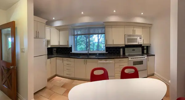 34 Georgian LN #B, Tay, ON L0K 1R0