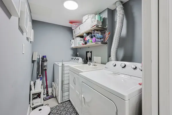 364 The East Mall ST #318, Toronto W08, ON M9B 6C5