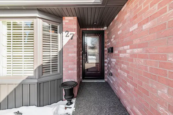 27 Beaverton DR, Hamilton, ON L8W 3K9