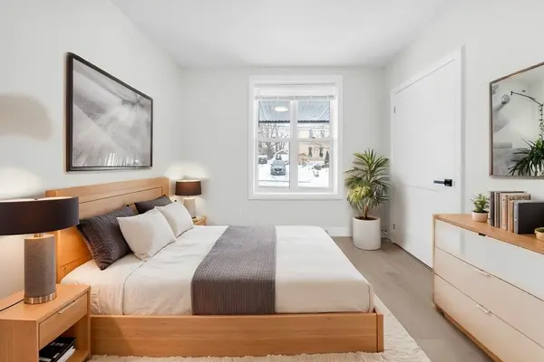 124 Church ST, Kitchener, ON N2G 2S4