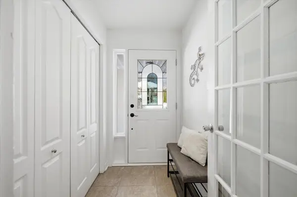 1660 Country Walk DR, Orleans - Convent Glen And Area, ON K1C 8E2