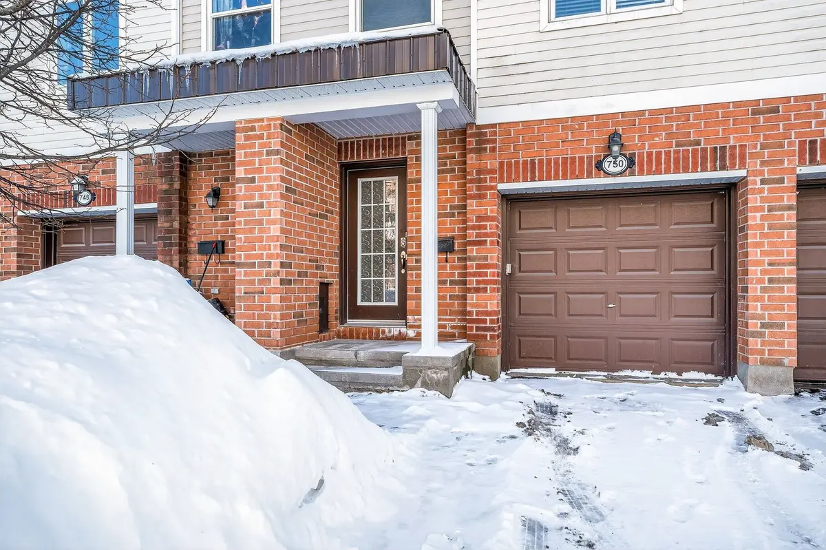 750 Sanibel Private, Bells Corners And South To Fallowfield, ON K2H 0A8