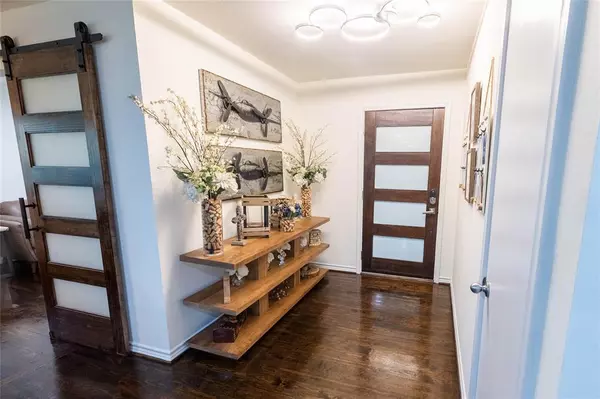 Dallas, TX 75218,10872 Caprock Circle