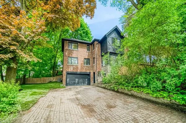 16 Duncannon DR, Toronto C03, ON M5P 2M1