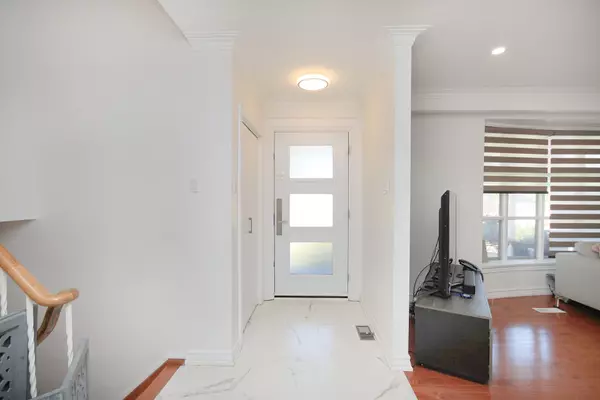 Toronto C13, ON M3A 3H7,29 Shamokin DR