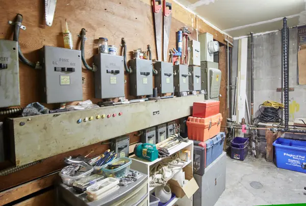 1613 Dufferin ST, Whitby, ON L1N 1B3