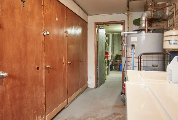 1613 Dufferin ST, Whitby, ON L1N 1B3