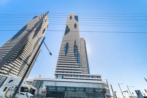 195 Commerce ST #3002, Vaughan, ON L4K 0P9