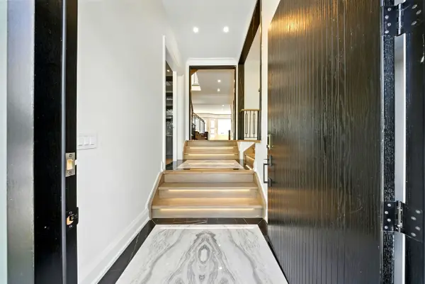 131A Birch AVE, Richmond Hill, ON L4C 6C5