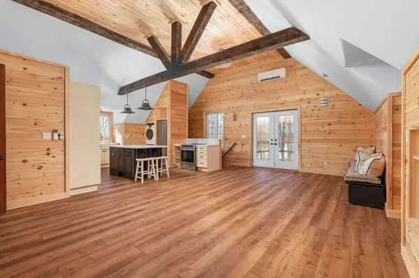 14746 Caledon-King Twnln Line S #Loft, Caledon, ON L7E 3R4