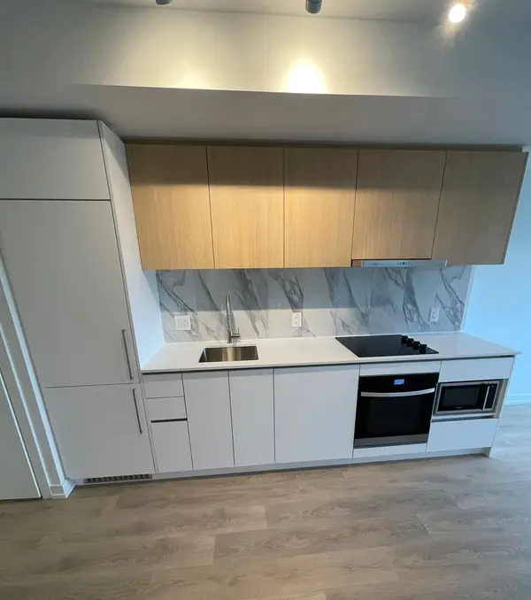 1100 Sheppard AVE W #636, Toronto W05, ON M3K 0E4