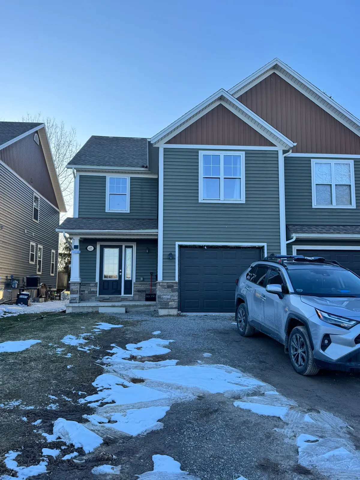 605 First AVE, Welland, ON L3C 6Z8