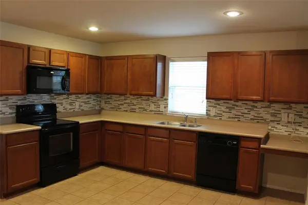 12732 Northern Pine Drive, Fort Worth, TX 76244