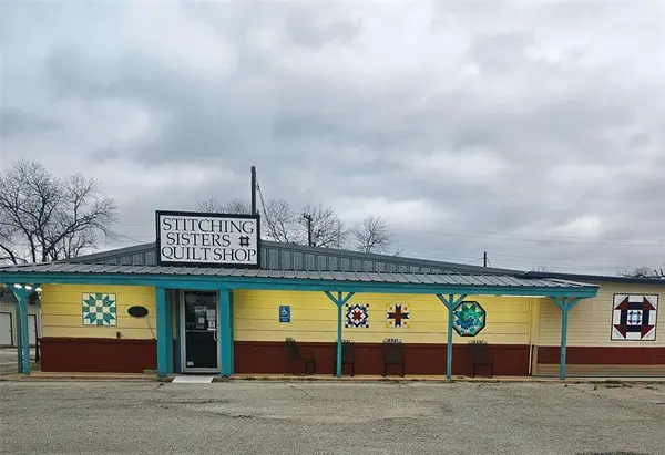 1303 E Central Avenue, Comanche, TX 76442